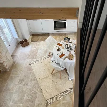 L'escapade Nimoise Apartment