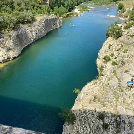 L'escapade Nimoise Apartment
