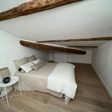 L'escapade Nimoise Apartment